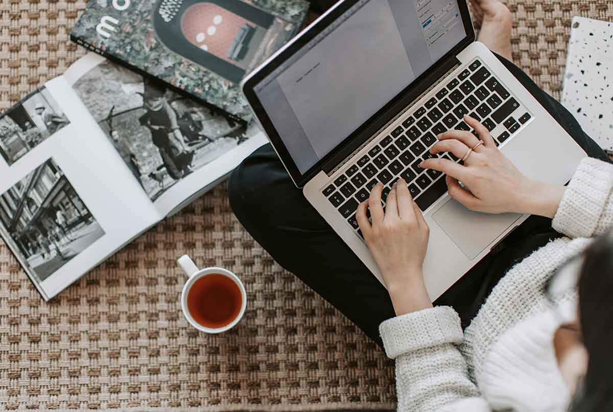 تصویری از میز کار یک کارآفرین