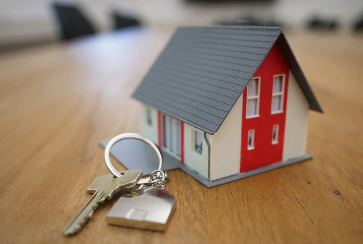 ماکت کوچک خانه و کلید