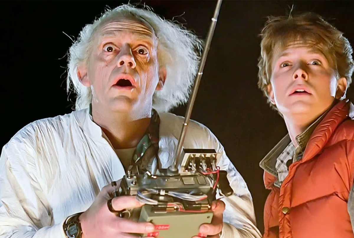 بازگشت به آینده