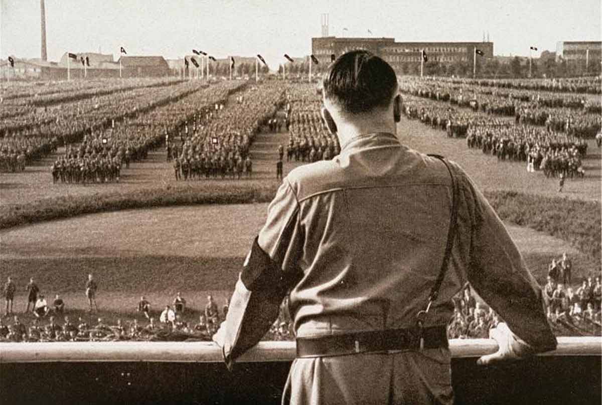 ادولف هیتلر